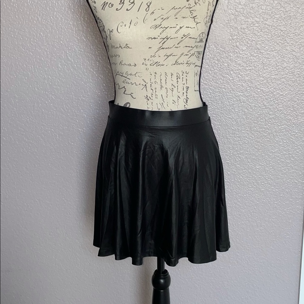 FOREVER21 black faux leather skirt